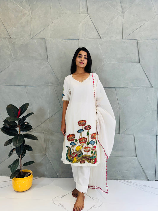 White Kurta Set With Kalamkari