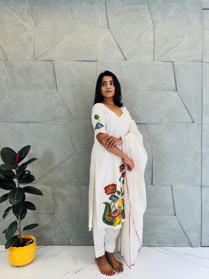 White Kurta Set With Kalamkari