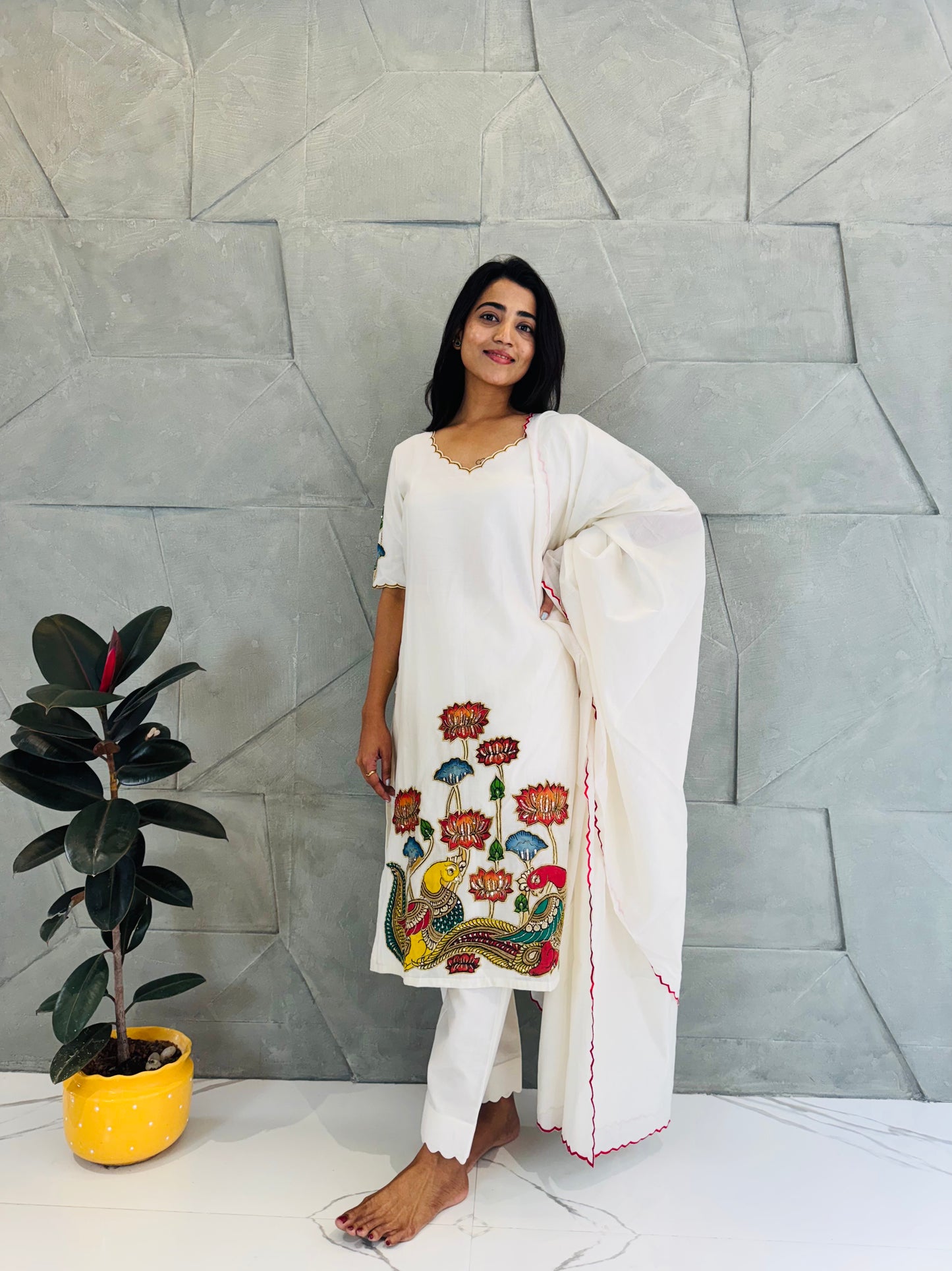 White Kurta Set With Kalamkari